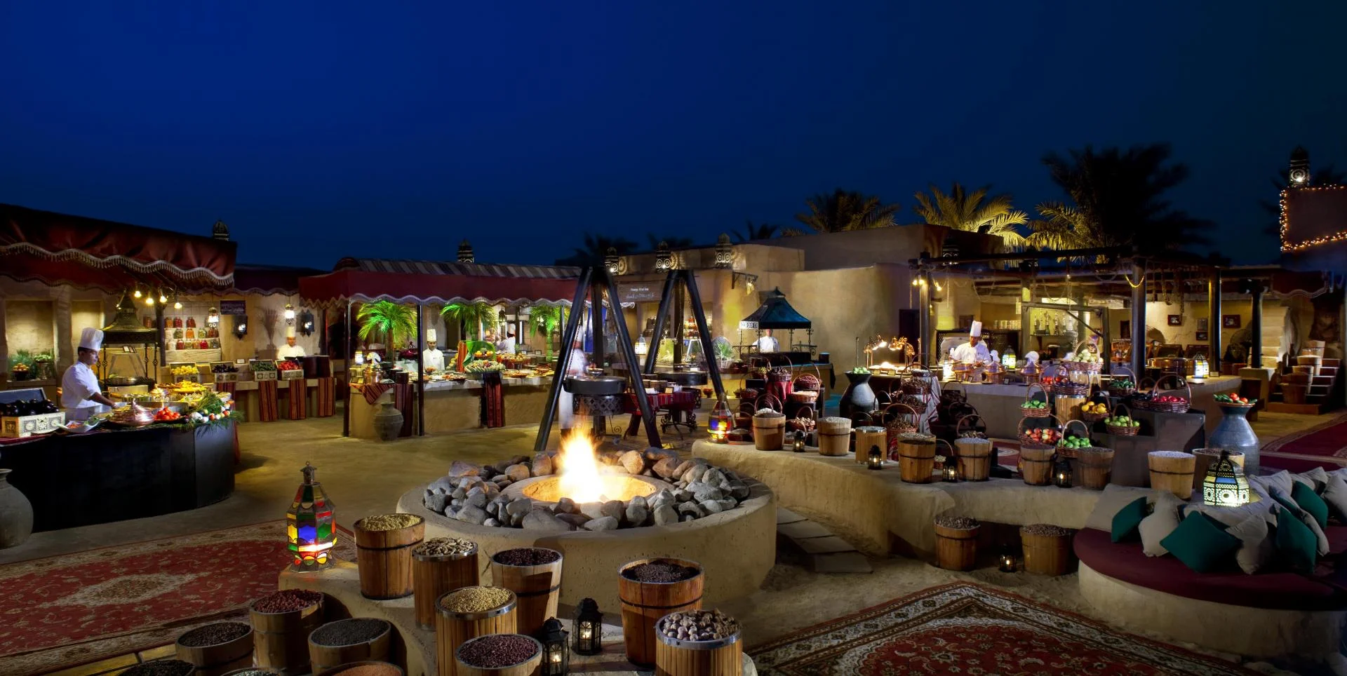 Dubai’s nightlife offers a range of vibrant dining spots for evening experiences